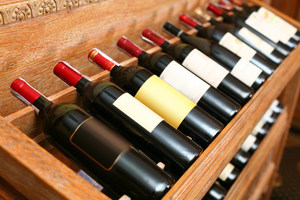Как хранить вино в бутылках: советы сомелье