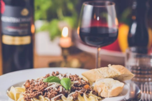 Вино й італійска паста 